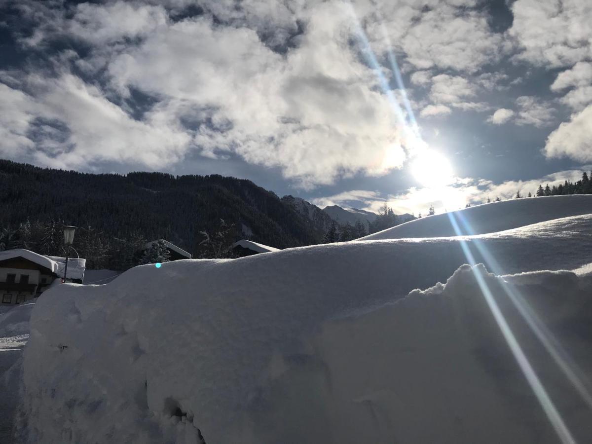 Hotel Schoene Aussicht Kartitsch Exteriör bild